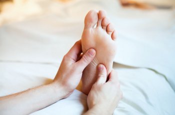 reflexology-2-350x230 reflexology-2-350x230